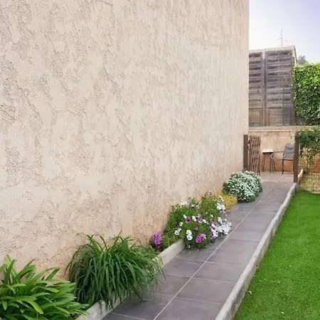 Appartement En Rez De Jardin Et Terrasse Ds Villa Hyeres Exterior photo