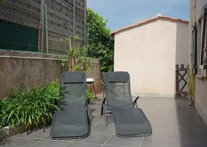 Appartement En Rez De Jardin Et Terrasse Ds Villa
