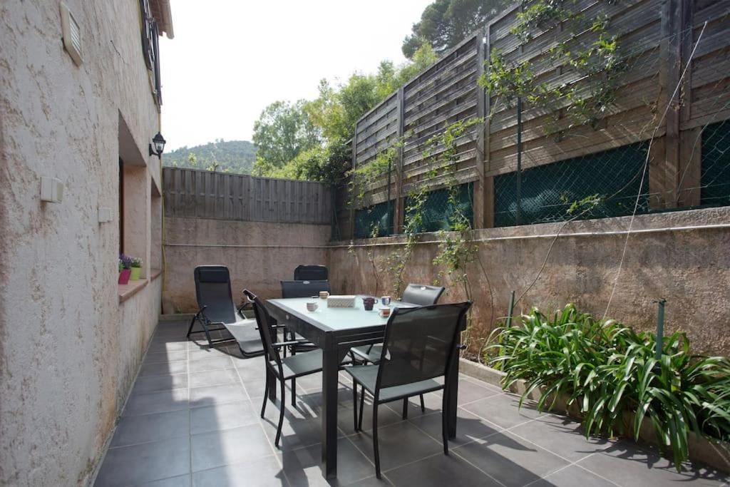 Apartment En Rez De Jardin Et Terrasse Ds *
